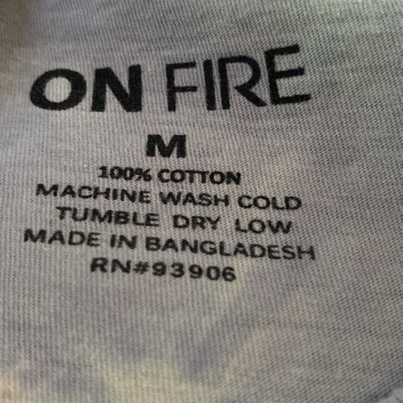 Shirt? - Picture 3 of 3